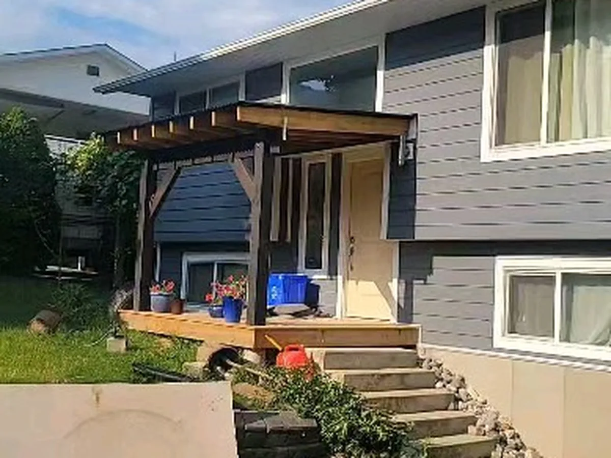 Summer siding install in Vernon BC