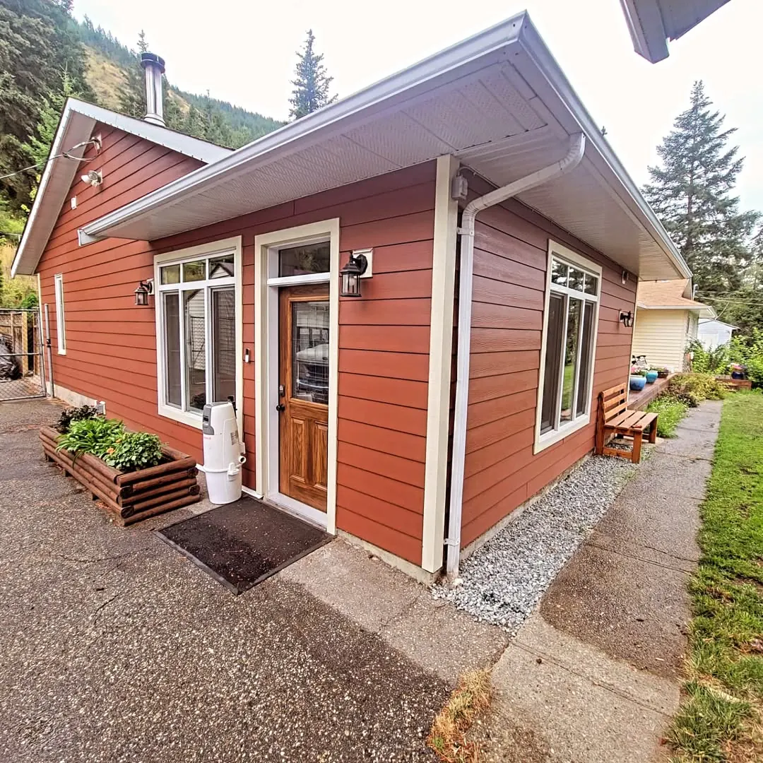 New James Hardie siding installed by Hunter Exteriors on a Vernon BC home